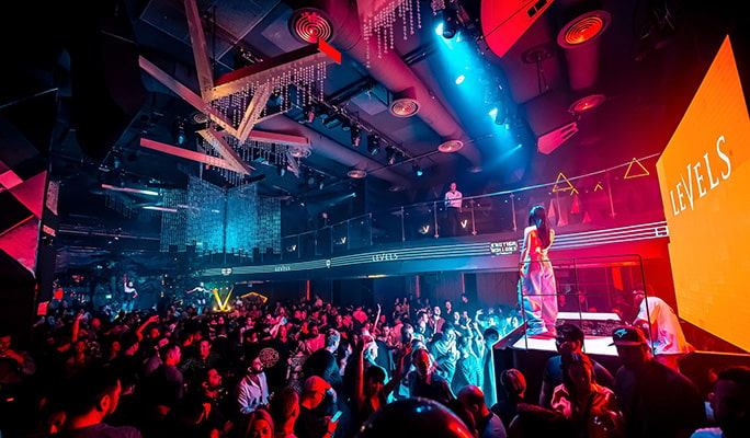 Bangkok Nightlife Tour: Pub Crawl