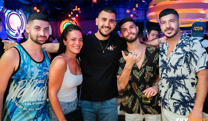 Bangkok Nightlife Tour: Pub Crawl
