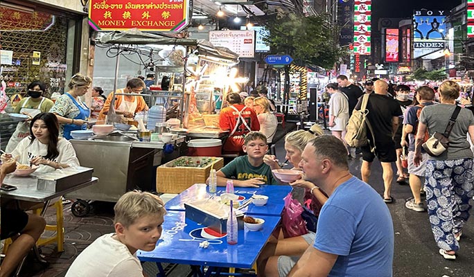 Bangkok Half Day Tuk Tuk Tour: Temple + Local Market (+ Lunch/Dinner) (Day/Night)