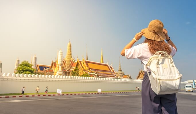 Bangkok Temples 1 Day Walking Tour: Wat Arun + Wat Pho + Grand Palace + Wat Traimit (Join-in/Private)