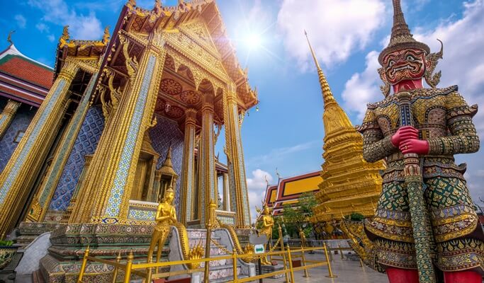 Bangkok Temples 1 Day Walking Tour: Wat Arun + Wat Pho + Grand Palace + Wat Traimit (Join-in/Private)