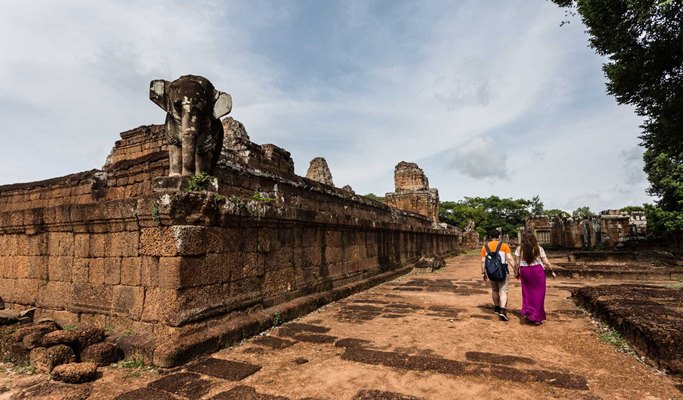 Angkor Temples Tour: Pre Rup + Banteay Srei + East Mebon + Ta Som + Preah Khan 1 Day Tour