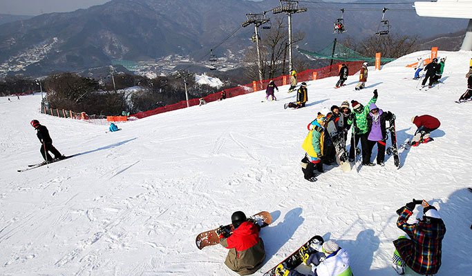 1 Day Ski + Lesson Tour: Bears Town Ski Resort