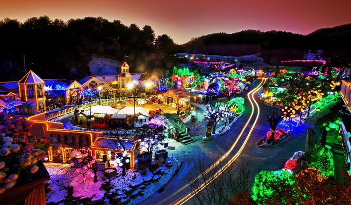 Bears Town Ski Resort Snow Sledding + Pocheon Herb Island Light Festival 1 Day Tour (Dec~Feb)