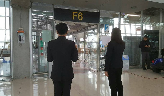 Bangkok Suvarnabhumi International Airport Fast Track Immigration Service