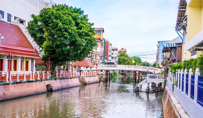 Bangkok Chao Phraya River & Canals Private Boat Tour (Half day)