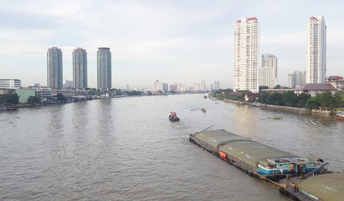 Bangkok Chao Phraya River & Canals Private Boat Tour (Half day)