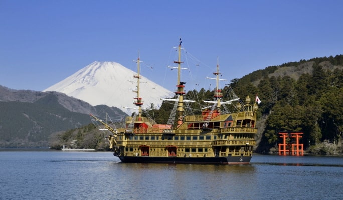 Hakone 1 Day Tour from Tokyo: Lake Ashi Cruise + Owakudani + Gotemba Outlets