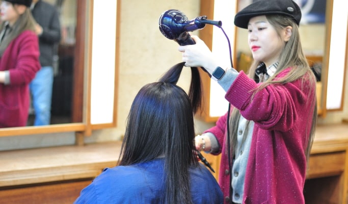 ［K-Beauty］ソウル江南のCARADIヘアサロン：ヘッドスパ／メイク＆ヘアスタイリング／パーソナルカラー分析