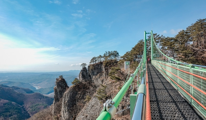 Gyeongbuk Bonghwa Cheongryangsan Provincial Park Hiking Tour from Seoul