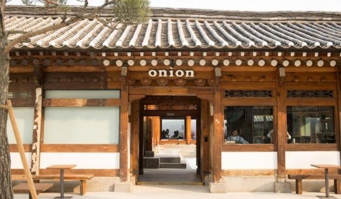 Bukchon Hanok Village Walking Tour