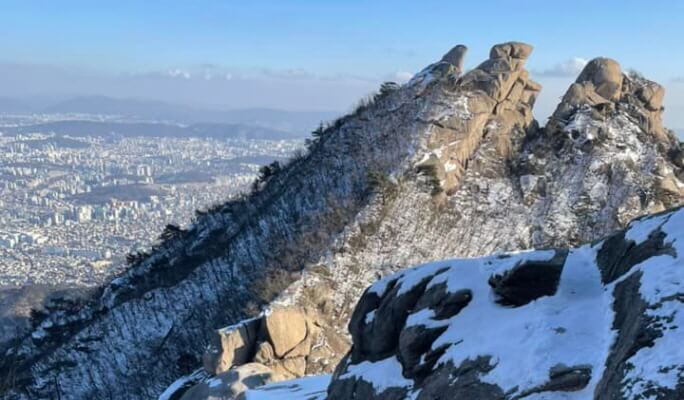 [Trazy Local Host] Bukhansan National Park (Baegundae Peak) Winter Hiking Tour