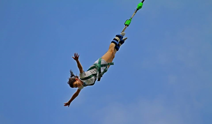 bungee cord jumping