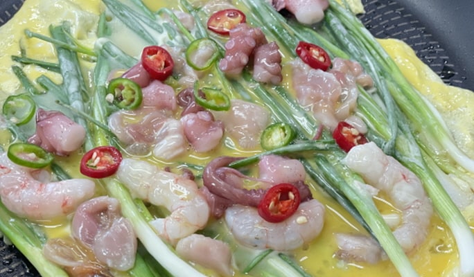 Busan Local Food Cooking Class + Market Tour With a Local Chef