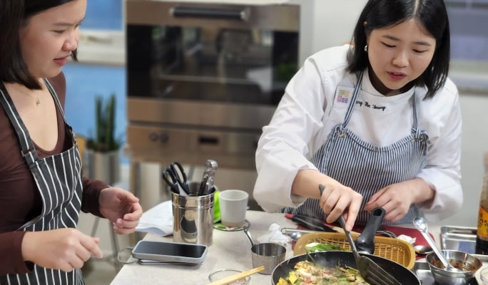 Busan Local Food Cooking Class + Market Tour With a Local Chef