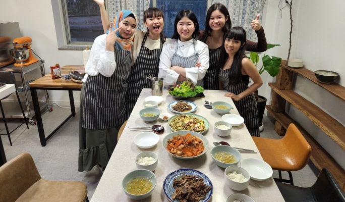 Busan Local Food Cooking Class + Market Tour With a Local Chef
