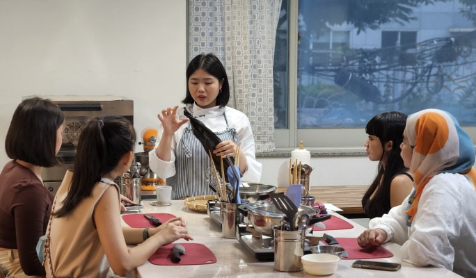 Busan Local Food Cooking Class + Market Tour With a Local Chef