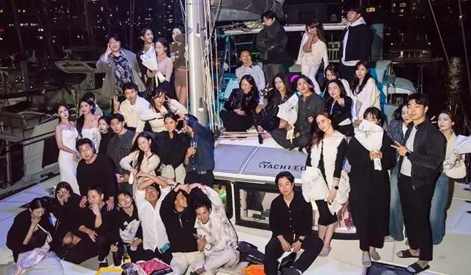 Busan Yacht Tour with K-Pop EDM Music by Yacht Jun (Public or Private Options)