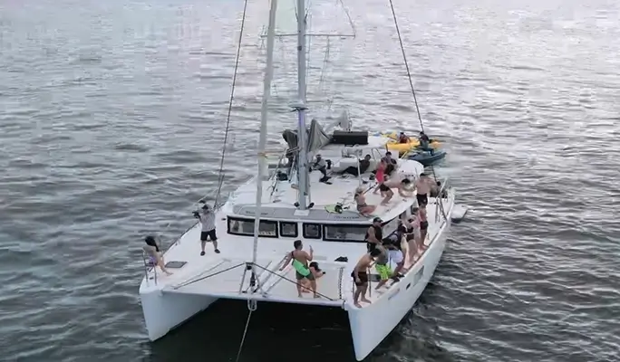 Busan Yacht Tour with K-Pop EDM Music by Yacht Jun (Public or Private Options)