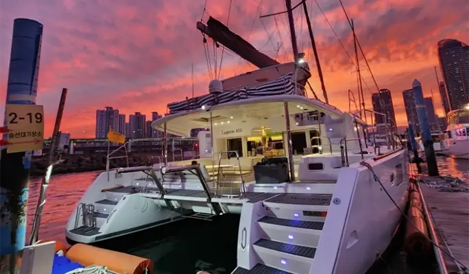 Busan Yacht Tour with K-Pop EDM Music by Yacht Jun (Public or Private Options)