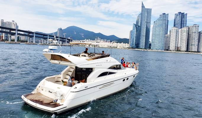 Busan Luxury Public Yacht Tour
