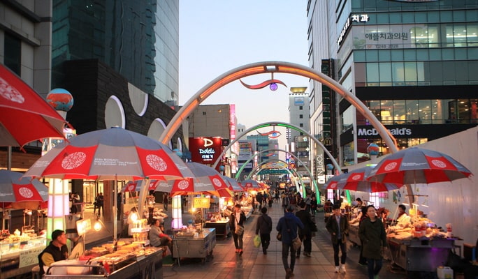 Jagalchi Fish Market & Korean Food Market Tour With a Local Chef in Busan