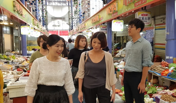 Jagalchi Fish Market & Korean Food Market Tour With a Local Chef in Busan
