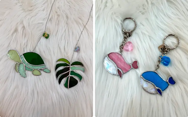 Making a stained glass keyring in a workshop in Busan