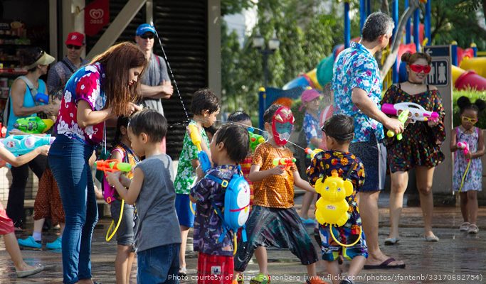 Bangkok Songkran Festival Tour: Canal Tour & Water Battle (Apr 13~15)