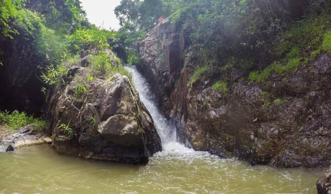 Canyoning (Waterfall Rappelling) Experience in Da Lat City