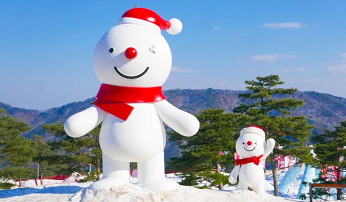 Cheongpyeong Snowflake Ice Festival Trout Ice Fishing + Vivaldi Park Snowyland Snow Sled 1 Day Tour (Jan 28~Feb 14)