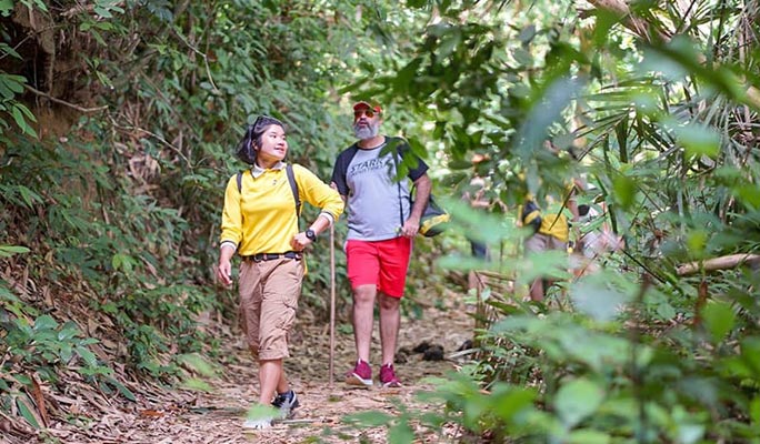 Khao Sok Cheow Lan Lake + Coral Cave 1 Day Tour  (+ Longtail boat/ Kayak/ Bamboo Rafting) (+ Lunch) (+ Hotel Transfer) - From Khao Sok/ Khao Lak