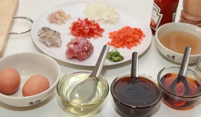 Authentic Thai Cooking Class in Chiang Mai by Basil Cookery School (+ Hotel Transfer option)