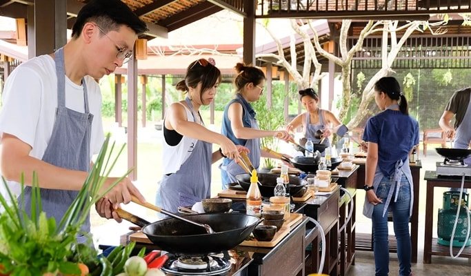 Thai Cooking Class & Local Market Tour in Chiang Mai