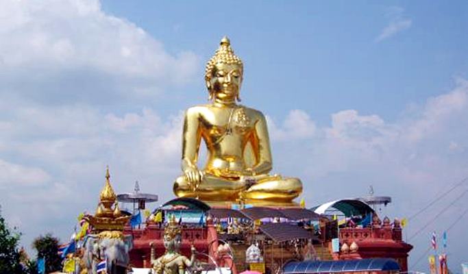 Chiang Rai White Temple & Golden Triangle 1 Day Tour (+ Don Sao Boat Trip/Hill Tribe Villages options) - from Chiang Mai