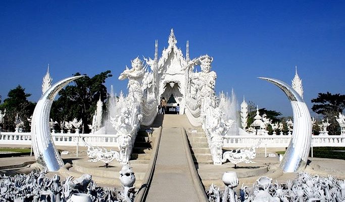 Chiang Rai White Temple & Golden Triangle 1 Day Tour (+ Don Sao Boat Trip/Hill Tribe Villages options) - from Chiang Mai