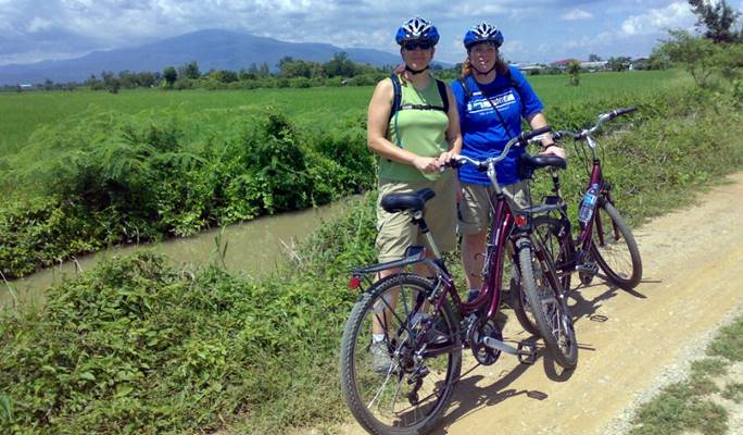 Chiang Mai by Bike: Small Group Bike Tour of Southeast Chiang Mai (Full Day)