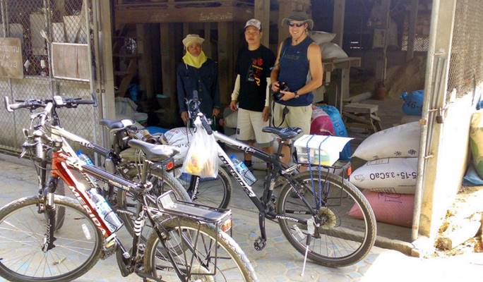 Chiang Mai by Bike: Small Group Bike Tour of Southeast Chiang Mai (Full Day)