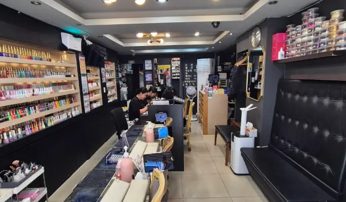 Nail Salon in Haeundae, Busan - Choco Busy Salon