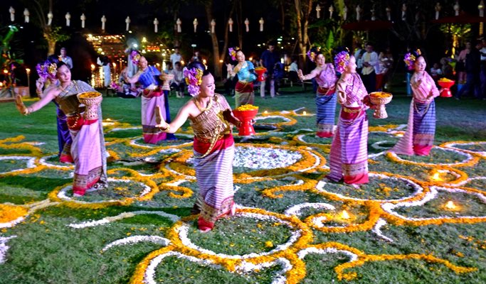 Chiang Mai: At Ping Nakorn Riverside Hotel Lantern Festival Transfer Package (Nov 22~23) (+ Yi Peng / Krathong)