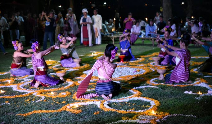 Chiang Mai: At Ping Nakorn Riverside Hotel Lantern Festival Transfer Package (Nov 22~23) (+ Yi Peng / Krathong)