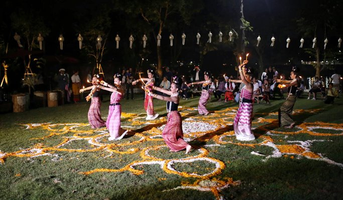 Chiang Mai: At Ping Nakorn Riverside Hotel Lantern Festival Transfer Package (Nov 22~23) (+ Yi Peng / Krathong)