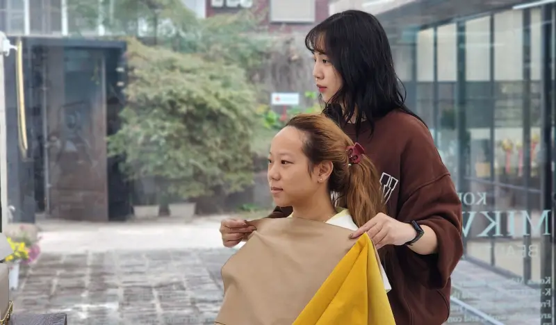 Personal Color Analysis (+ Personal Makeup Shopping option) in Hongdae (Color Detective)