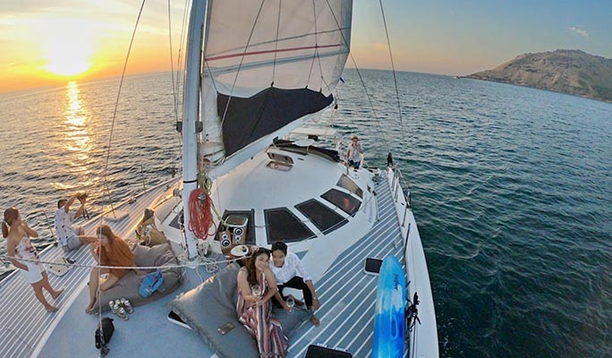 Phuket Coral Island + Catamaran Yacht Sunset Cruise Dinner (+ Hotel Transfer)