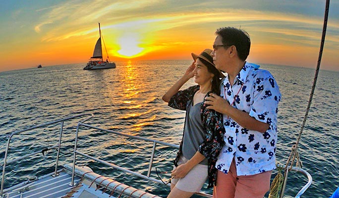 Phuket Coral Island + Catamaran Yacht Sunset Cruise Dinner (+ Hotel Transfer)