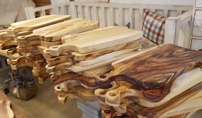 Make Your Own Wooden Cutting Board in Gyeongju