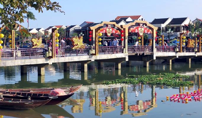 Hue City Center ↔ Hoi An City Center Transfer - Private Taxi (24/7)