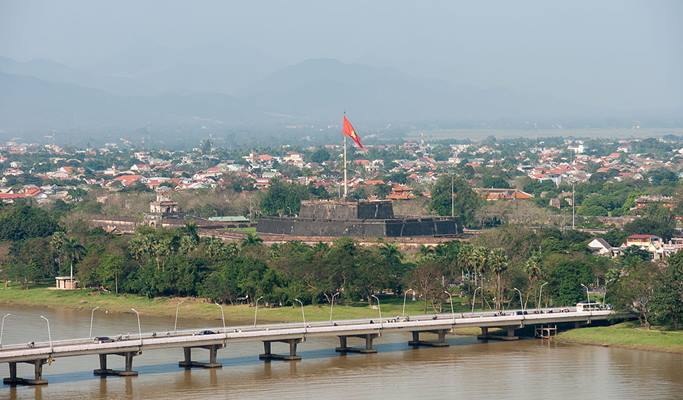 Da Nang International Airport / Da Nang City Center ↔ Hue City Center Transfer - Private Taxi (24/7)