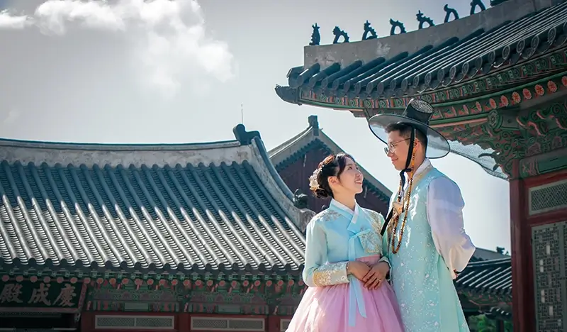 Hanbok Rental near Gyeongbokgung Palace - Size Inclusive and Hijab Friendly - view 2