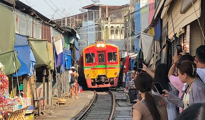 Maeklong Railway Market + Damnoen Saduak Floating Market & Michelin Guide Foodie Tour - from Bangkok
